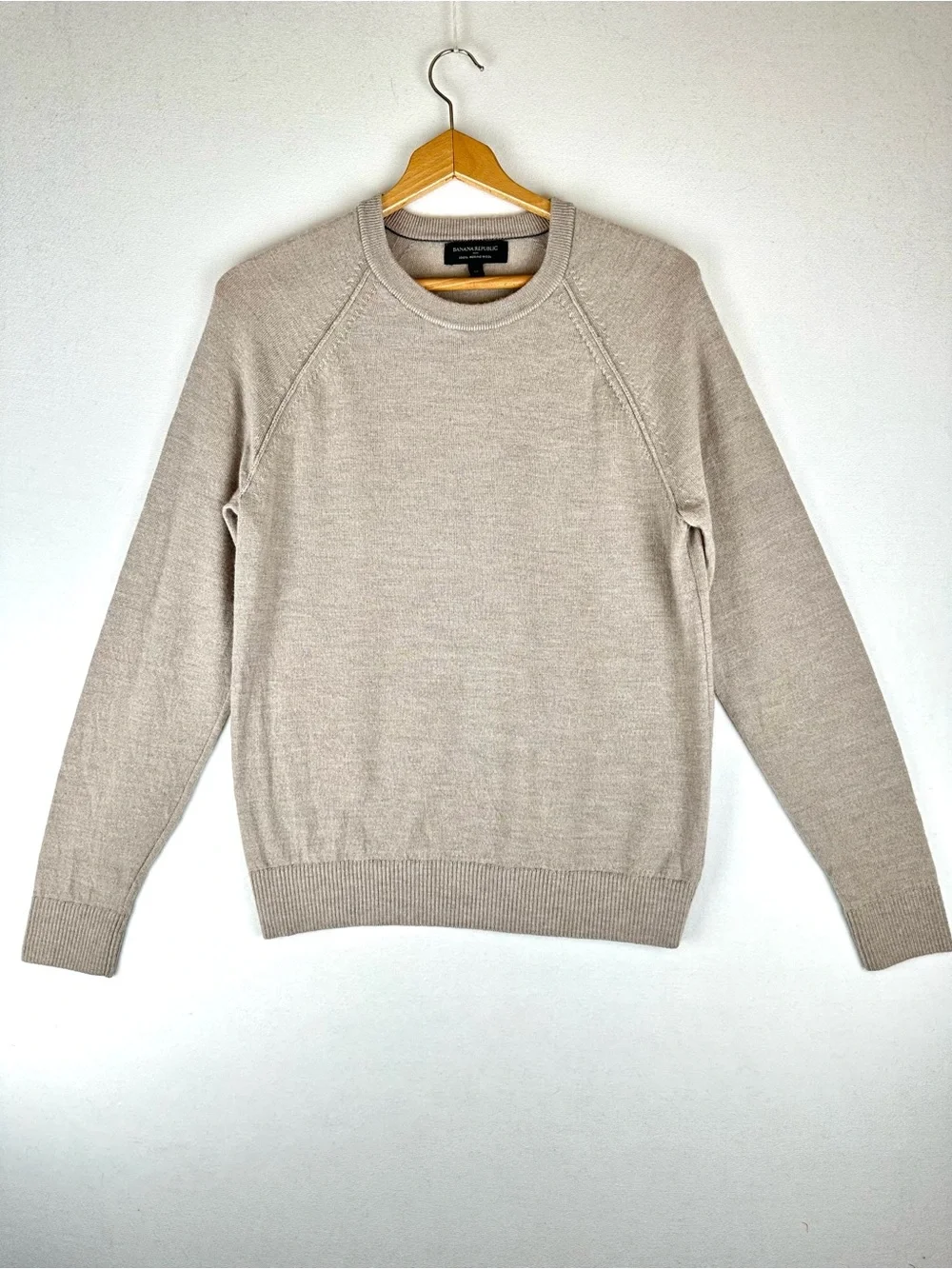 Banana Republic Merino Wool Crew Raglan Pullover Sweater Office Business Casual